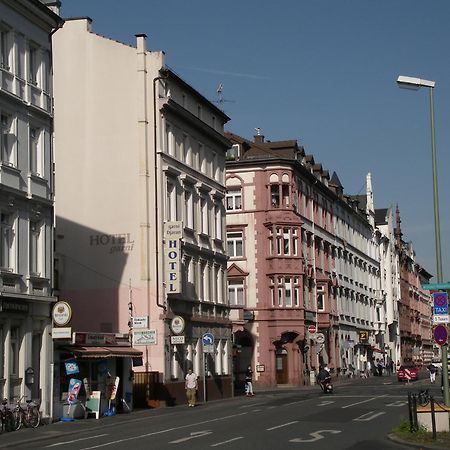โรงแรมการ์นิ ดยารัน Offenbach am Main ภายนอก รูปภาพ